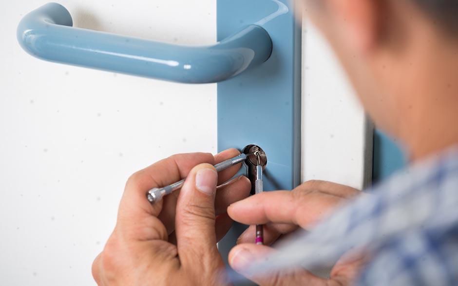 ouverture de porte claquée serrurier Paris 12